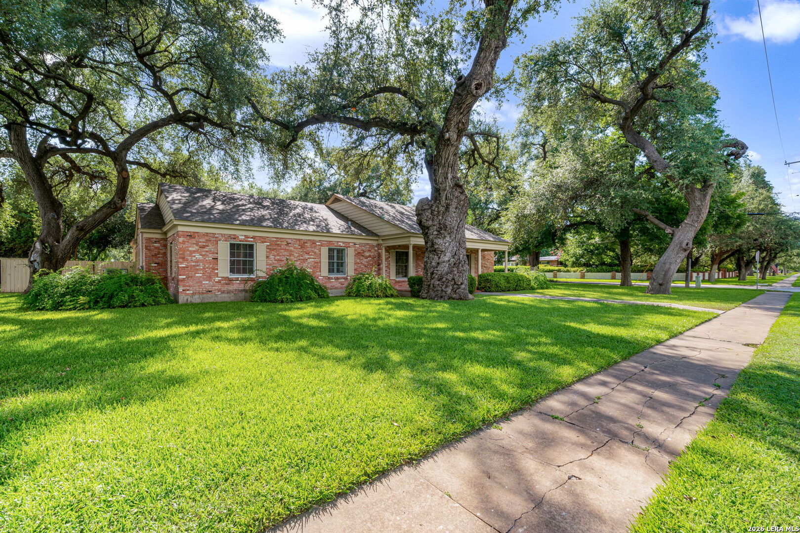429 N High Street Uvalde TX 78801