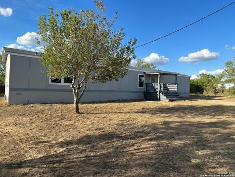 411 Hickory Street Jourdanton TX 78026