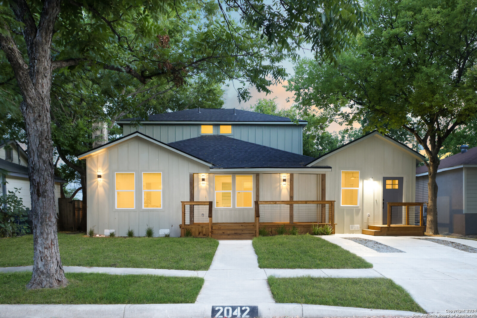 2042 W Craig Place San Antonio TX 78201