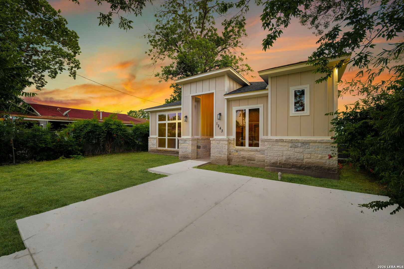 1243 W Harlan Avenue San Antonio TX 78211