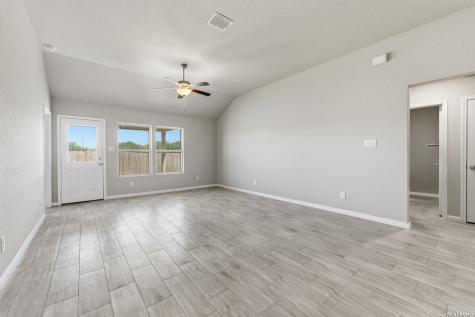 829 Stonemanor Bay Seguin TX 78155