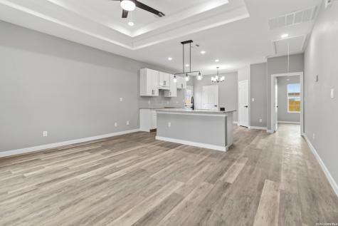 1906 Lennon San Antonio TX 78223