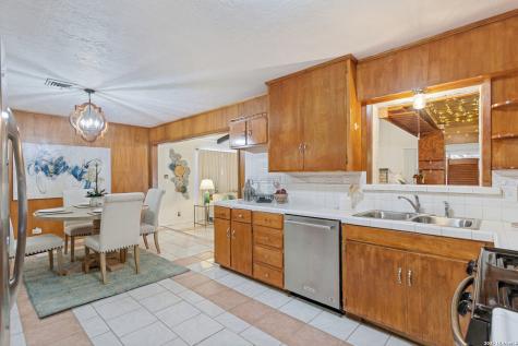 350 Springwood Lane San Antonio TX 78216