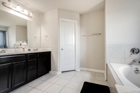 6823 Dashmoor Creek San Antonio TX 78244