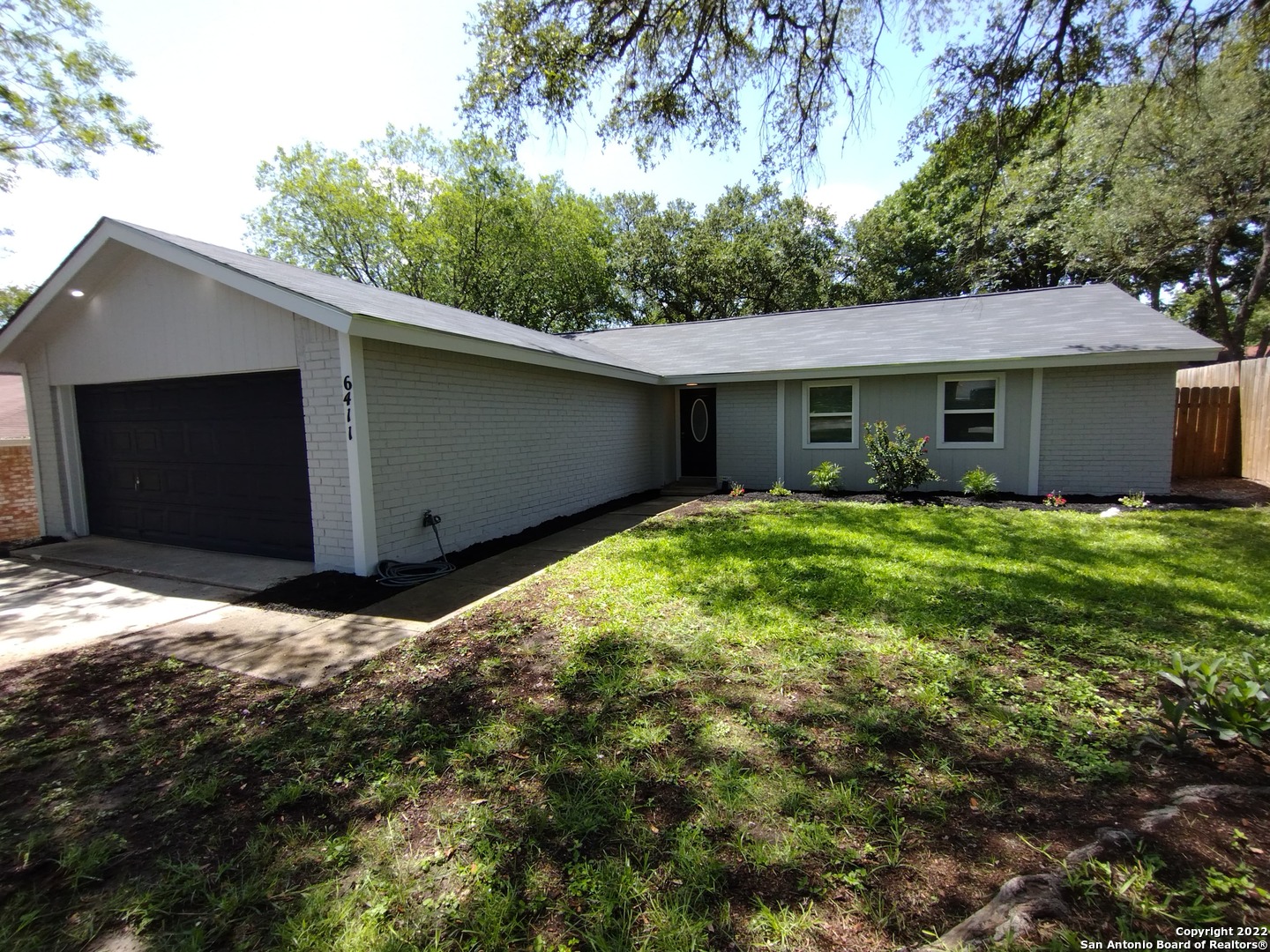 6411 Ridge Tree Drive San Antonio TX 78233