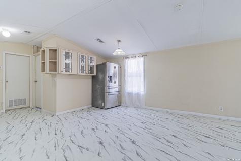 18065 County Road 163 Elmendorf TX 78112