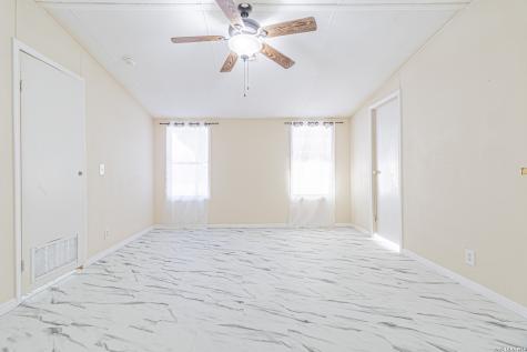 18065 County Road 163 Elmendorf TX 78112