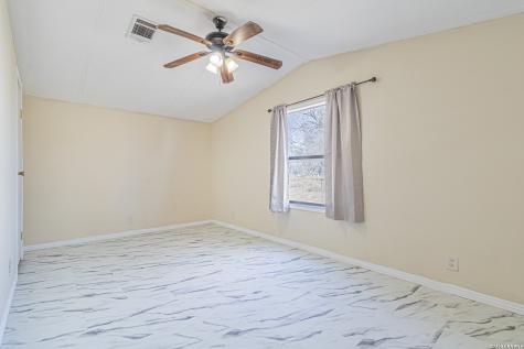 18065 County Road 163 Elmendorf TX 78112
