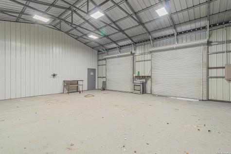 18065 County Road 163 Elmendorf TX 78112