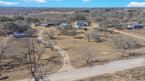 18065 County Road 163 Elmendorf TX 78112