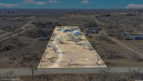 18065 County Road 163 Elmendorf TX 78112