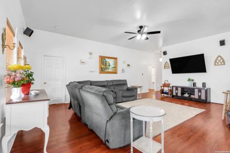 13907 Bressani Live Oak TX 78233