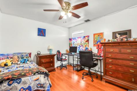 13907 Bressani Live Oak TX 78233