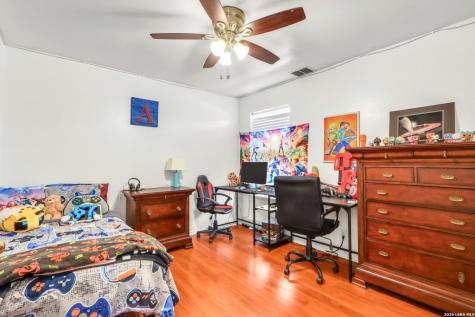 13907 Bressani Live Oak TX 78233