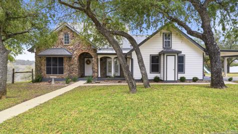 226 Broken Arrow Floresville TX 78114