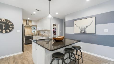 226 Broken Arrow Floresville TX 78114