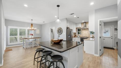 226 Broken Arrow Floresville TX 78114