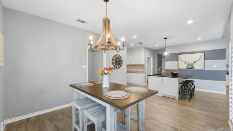 226 Broken Arrow Floresville TX 78114