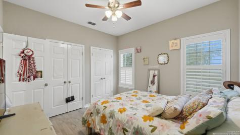226 Broken Arrow Floresville TX 78114