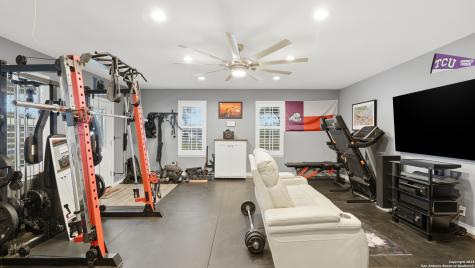 226 Broken Arrow Floresville TX 78114