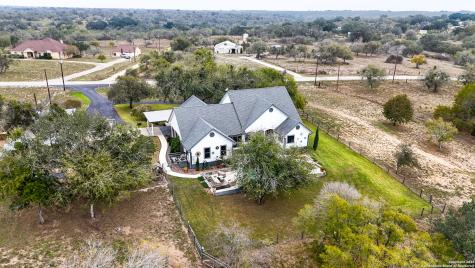 226 Broken Arrow Floresville TX 78114