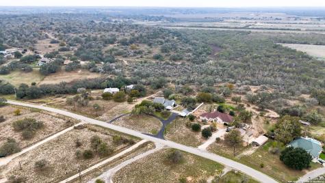 226 Broken Arrow Floresville TX 78114