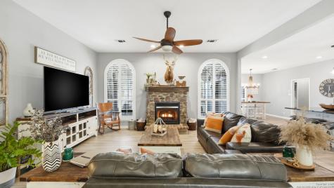 226 Broken Arrow Floresville TX 78114