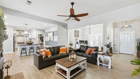 226 Broken Arrow Floresville TX 78114