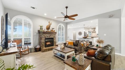 226 Broken Arrow Floresville TX 78114