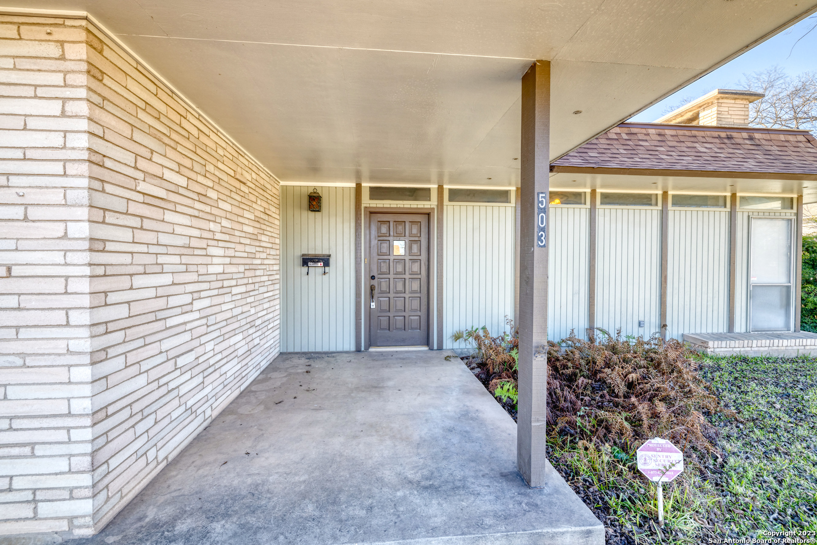 503 N Getty Street Uvalde TX 78801