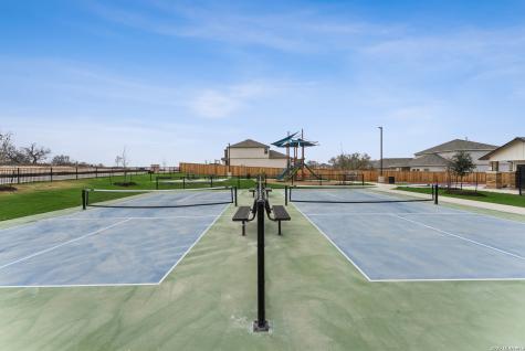 6260 Persimmon Lake San Antonio TX 78245