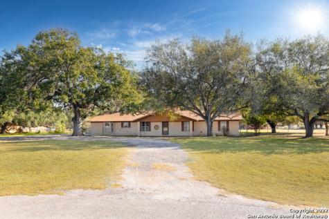 146 Deer Run Street Pleasanton TX 78064