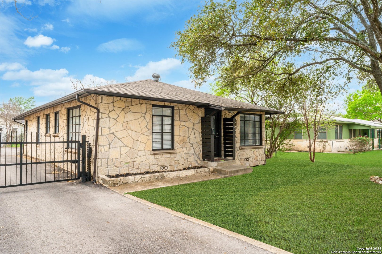 168 W Mandalay Drive San Antonio TX 78212