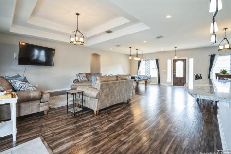 254 Broken Arrow Floresville TX 78114