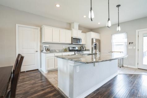 254 Broken Arrow Floresville TX 78114