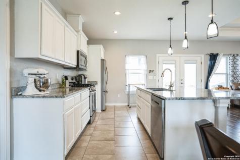 254 Broken Arrow Floresville TX 78114