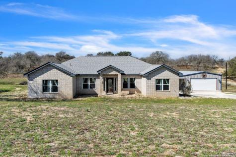 254 Broken Arrow Floresville TX 78114