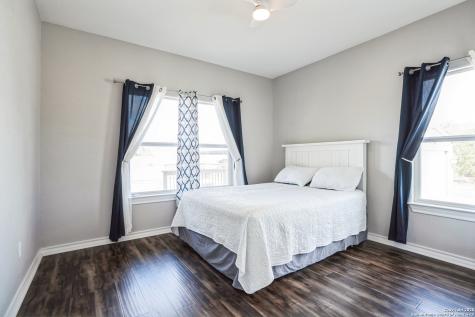 254 Broken Arrow Floresville TX 78114