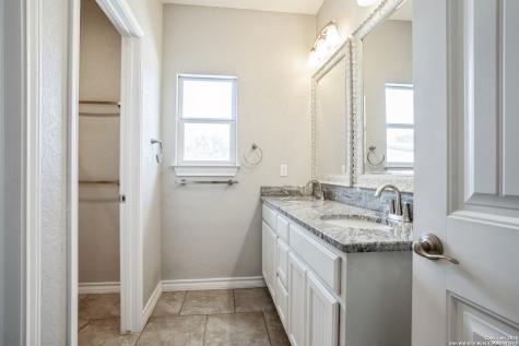 254 Broken Arrow Floresville TX 78114