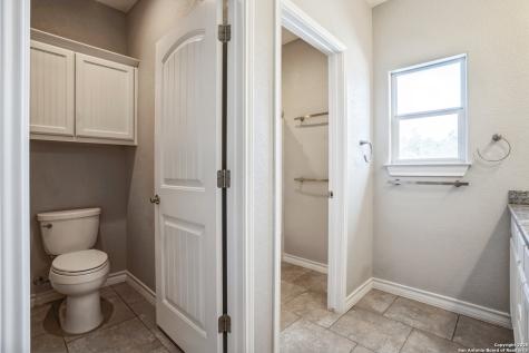 254 Broken Arrow Floresville TX 78114