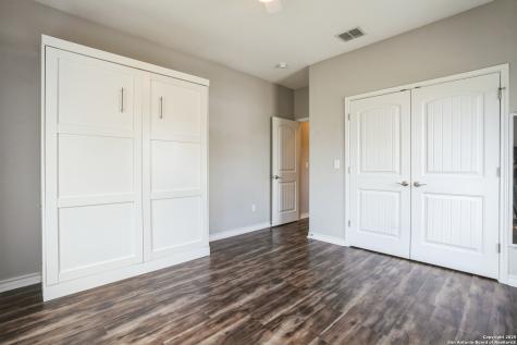 254 Broken Arrow Floresville TX 78114