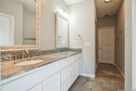 254 Broken Arrow Floresville TX 78114