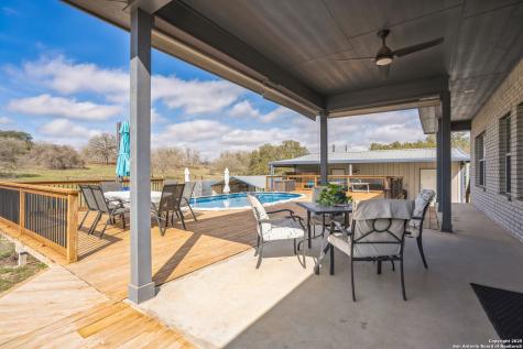 254 Broken Arrow Floresville TX 78114