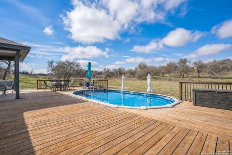 254 Broken Arrow Floresville TX 78114