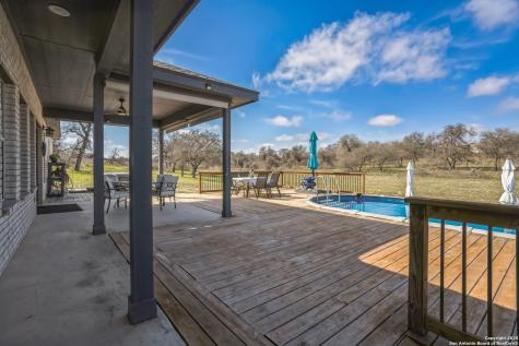 254 Broken Arrow Floresville TX 78114