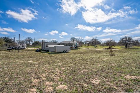 254 Broken Arrow Floresville TX 78114