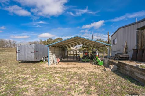 254 Broken Arrow Floresville TX 78114