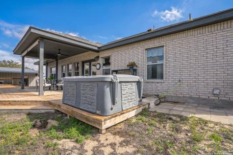 254 Broken Arrow Floresville TX 78114