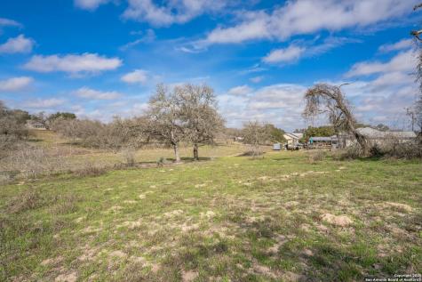 254 Broken Arrow Floresville TX 78114