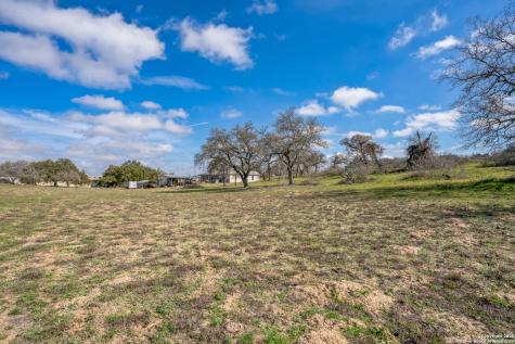 254 Broken Arrow Floresville TX 78114